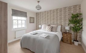 1 Victoria Place